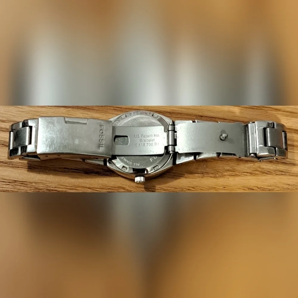 Vintage Y2K Fossil AM4175 Casual Mother Of Pearl & Silver Watch Jewelry w/ Bling